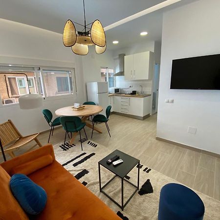פואנגירולה City Center And Beach Renovated Apartment מראה חיצוני תמונה